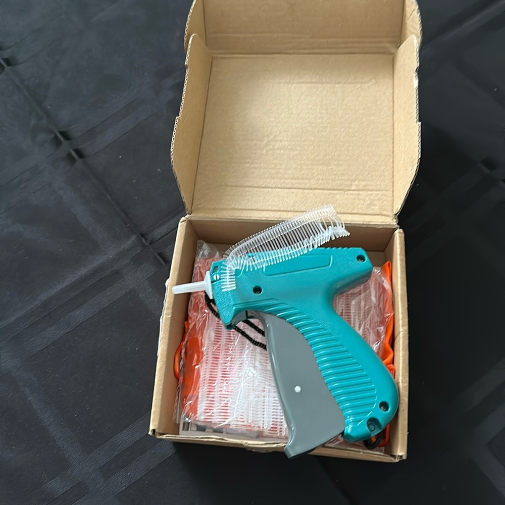 Tag gun